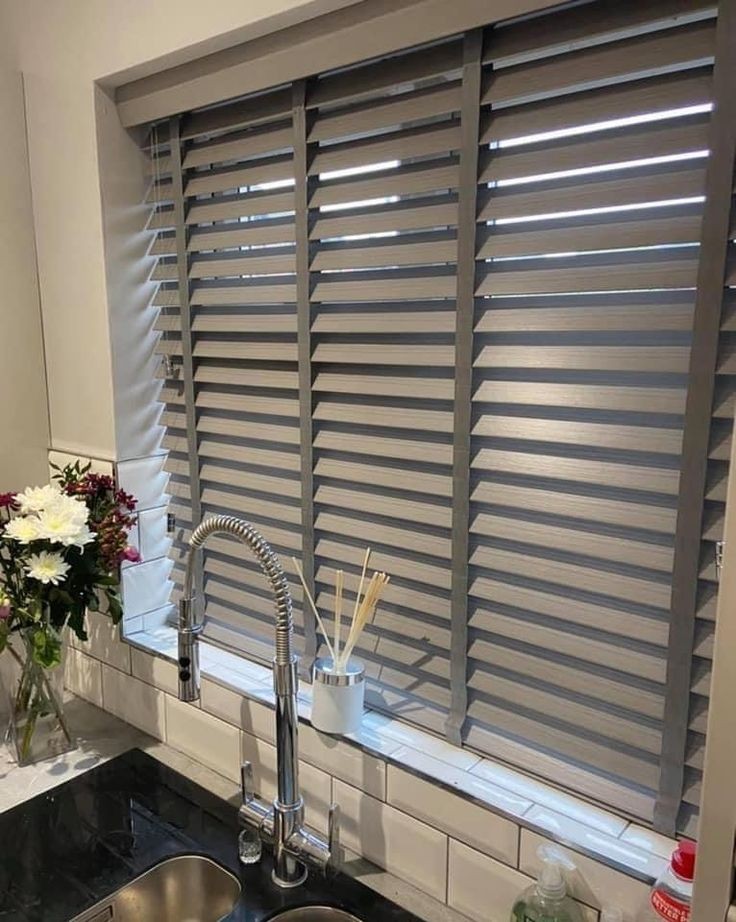 clean-blinds-and-curtains