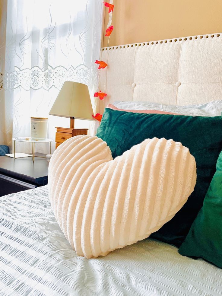 heart-shaped-pillows