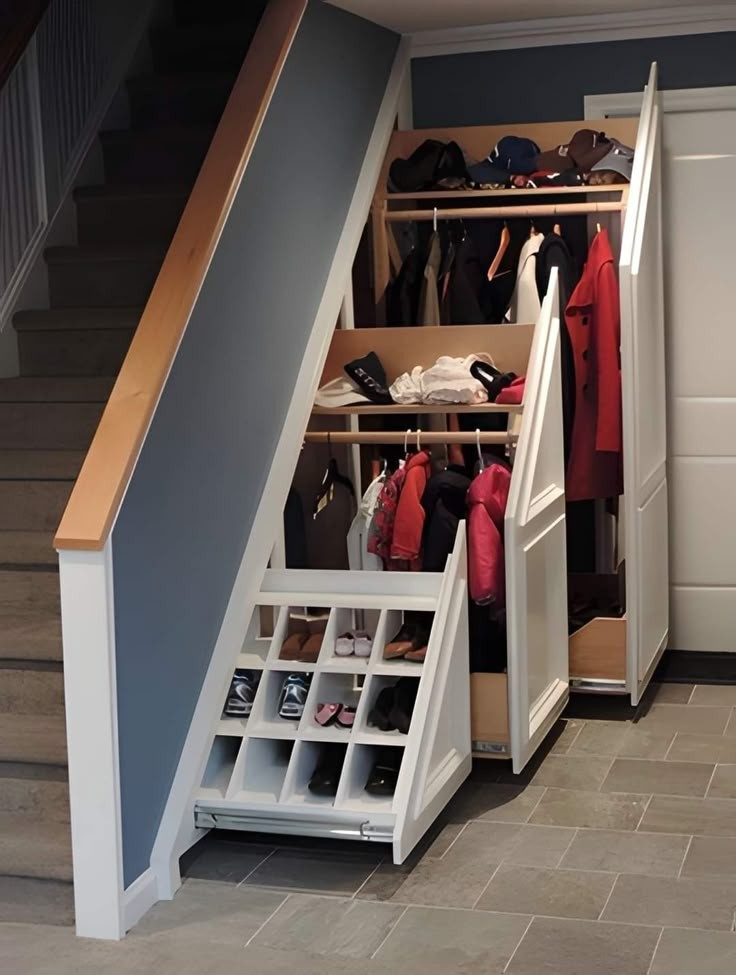 staircase-with-built-in-drawers-multi-functional-furniture-ideaa