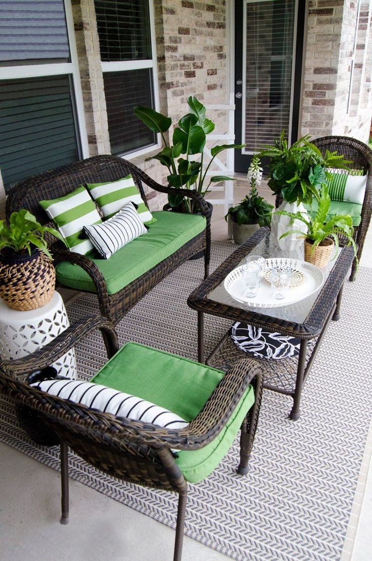 incorporate-a-color-scheme-balcony-decor-ideas