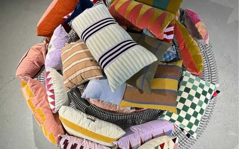 How To Make Your Own Throw Pillows And Curtains