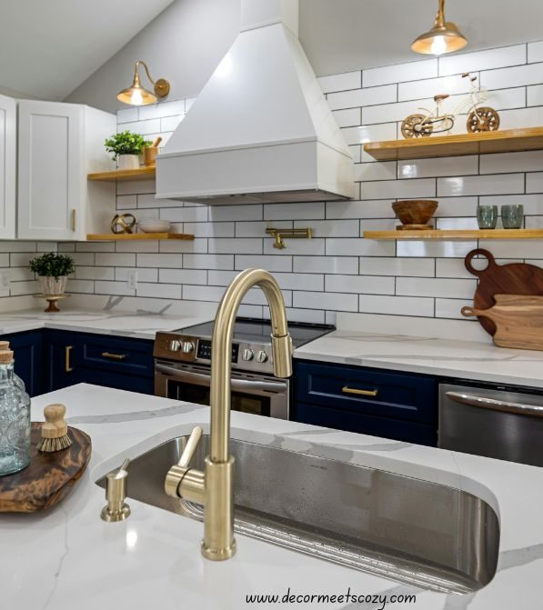 The-image-shows-a-well-decorated-Kitchen-Counters