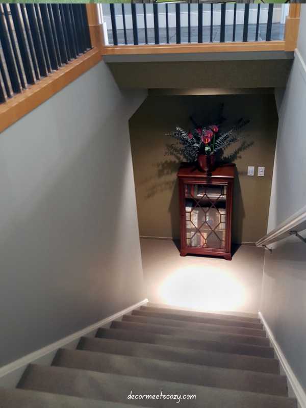 Place-a-Console-Table-at-the-Bottom-of-the-Stairs