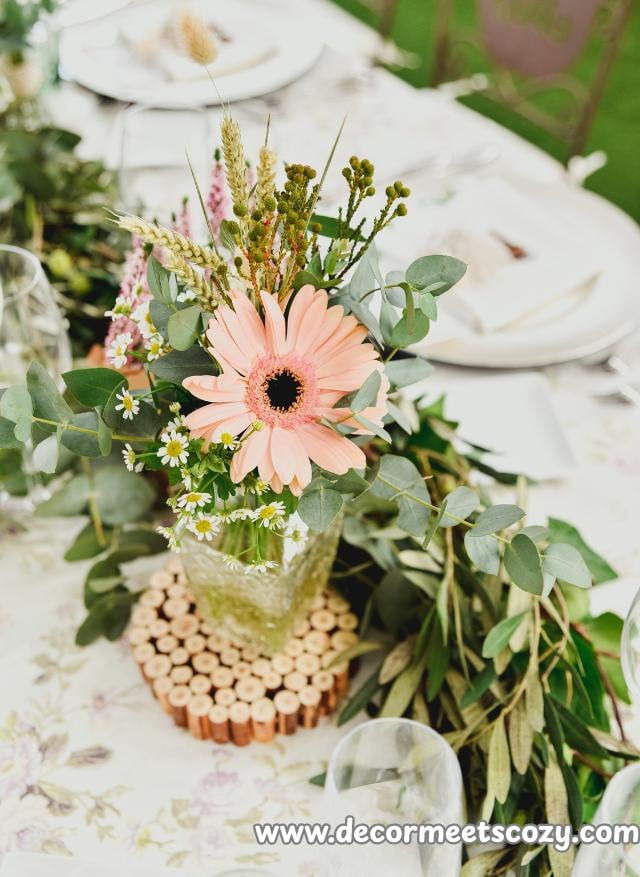 Mixed Greenery for a Fresh Touch