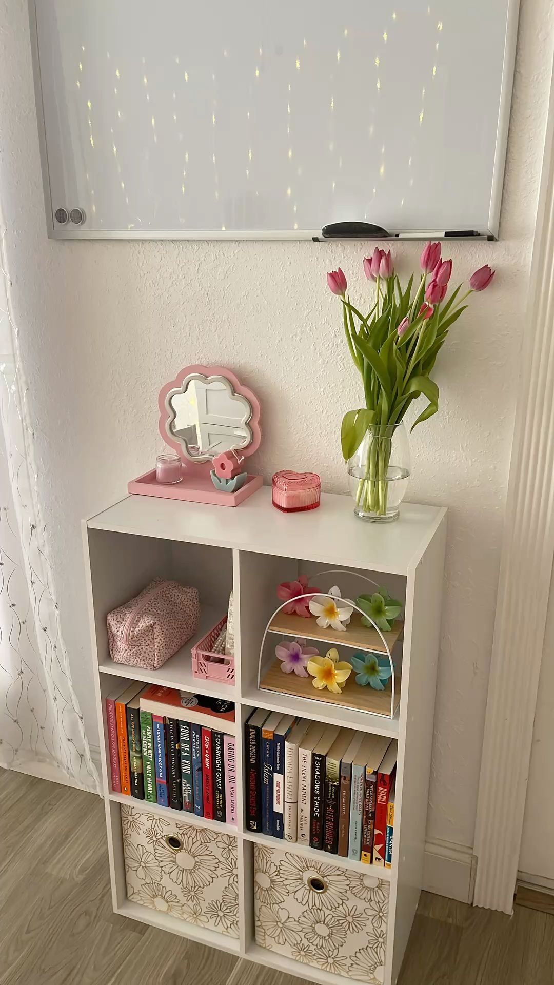 A-Mini-Bookshelf