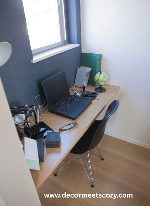 A-desk-that-is-organized.